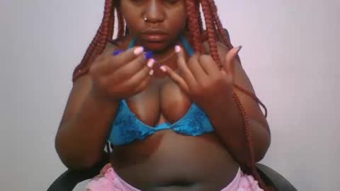 Snapshot of honey_beb chatting on October 1, 9:24 pm honey_beb online show from October 1, 9:24 pm