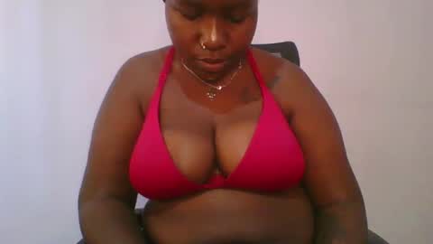 Snapshot of honey_beb chatting on October 3, 11:07 am honey_beb online show from October 3, 11:07 am
