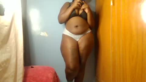 honey_beb online show from November 18, 1:58 pm