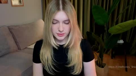 Lina online show from April 20, 3:48 pm