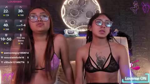 honey_lesbian_hott777 online show from June 5, 2:51 am