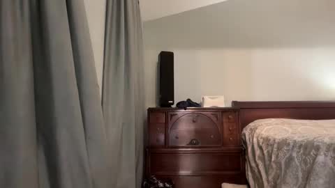 honey_man14 online show from June 2, 7:05 pm