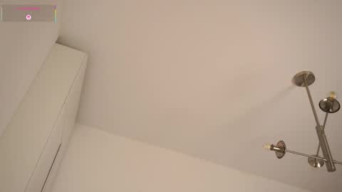 Snapshot of honey_pixie chatting on September 18, 11:09 pm honey_pixie online show from September 18, 11:09 pm