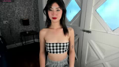 honey_sweet777 online show from April 18, 8:20 pm