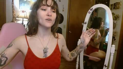 Honey Bee online show from January 9, 3:44 pm