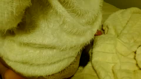 Snapshot of honeygoldenbaddie24 chatting on February 22, 4:18 am honeygoldenbaddie24 online show from February 22, 4:18 am