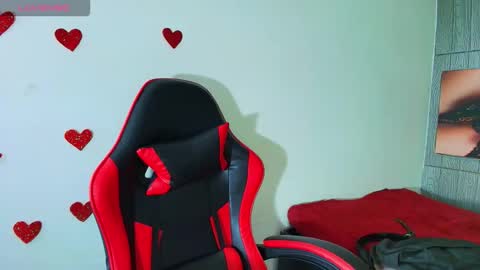 HONEY LUXE online show from March 4, 6:10 am