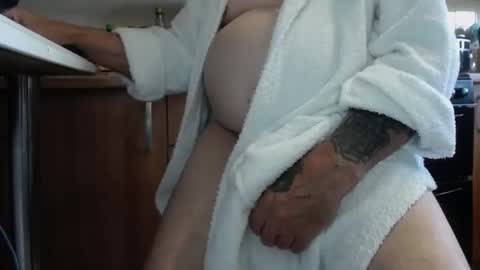 Snapshot of honeymaster290 chatting on September 19, 8:18 am honeymaster290 online show from September 19, 8:18 am