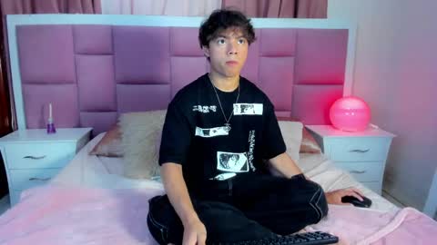honeymoon_sariel online show from May 28, 1:31 pm