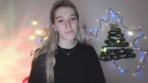 honeyveil online show from December 22, 10:33 am