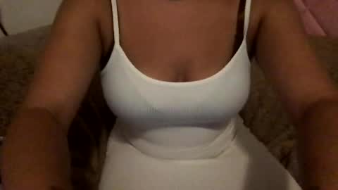 honeyyy89 online show from July 11, 5:38 pm