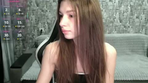 Snapshot of honeyynancyy chatting on October 9, 8:09 am Nancy online show from October 9, 8:09 am