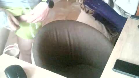 Snapshot of hoops891 chatting on September 13, 6:49 am Hoops891 online show from September 13, 6:49 am