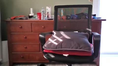 hoover6969690 online show from October 10, 12:44 pm