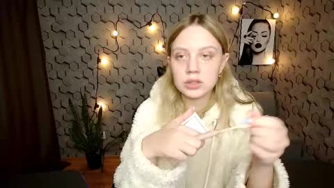 hope happyyy online show from March 4, 12:12 pm