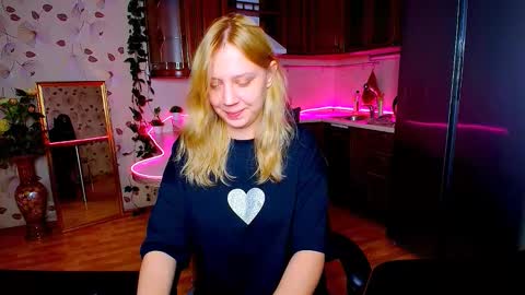 hope happyyy online show from October 2, 8:24 am