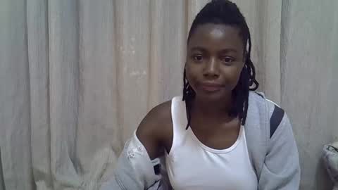 Leila online show from February 6, 5:37 pm