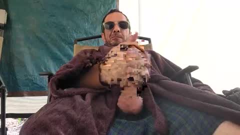 James online show from April 11, 6:34 pm