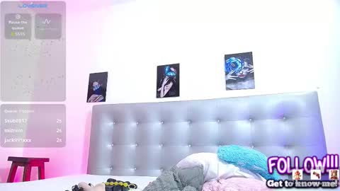 Juliette Roberts online show from February 6, 4:54 pm