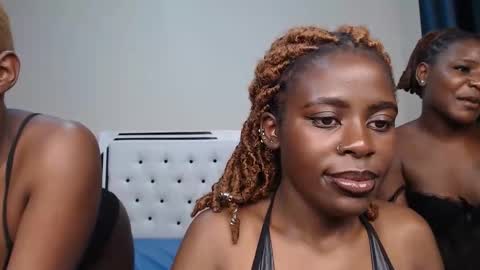 Snapshot of horny_laurell chatting on October 8, 6:03 pm Laurel online show from October 8, 6:03 pm