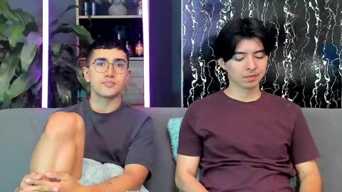 Alex and Camilo online show from April 27, 2:47 pm