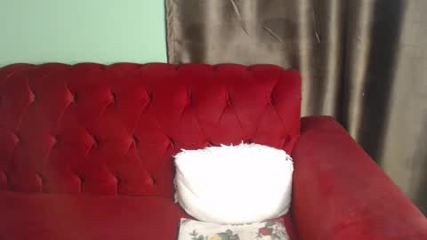 Snapshot of hornybella4 chatting on March 8, 5:17 am Bella online show from March 8, 5:17 am