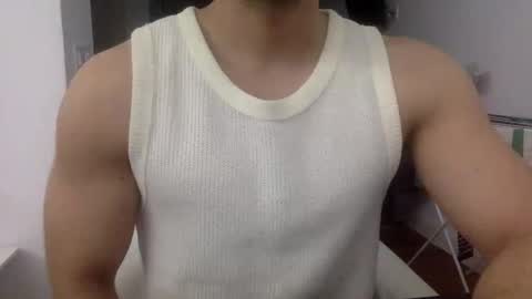 hornyspaniard93 online show from March 23, 11:43 pm