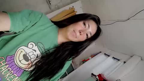 its me CLAUDIA online show from December 5, 12:32 am