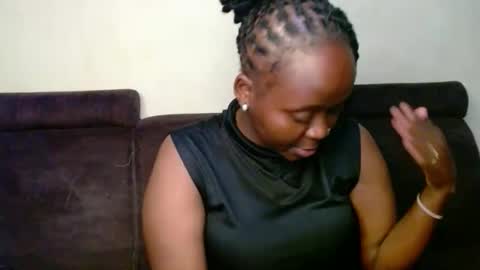 Linah online show from December 3, 6:41 pm