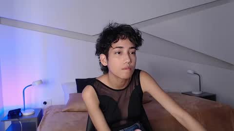 Snapshot of hot_little_bunny chatting on March 5, 8:53 pm Alana online show from March 5, 8:53 pm