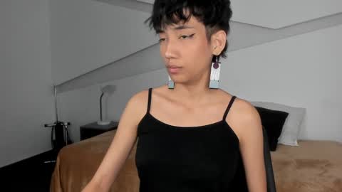 Snapshot of hot_little_bunny chatting on February 1, 11:37 pm Alana online show from February 1, 11:37 pm