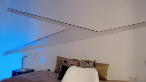Snapshot of hot_little_bunny chatting on October 17, 8:24 pm Alana online show from October 17, 8:24 pm