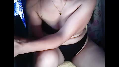 hot_quin11 online show from March 11, 2:03 am