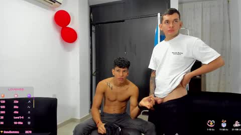 Vanesa Oliver and Andrew online show from February 23, 1:32 pm