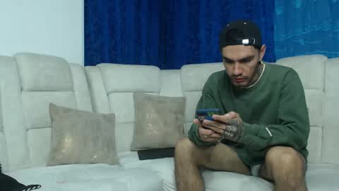 Hot Sharks   online show from February 3, 8:07 am