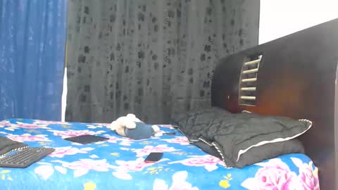 Hot Sharks   online show from November 4, 7:21 am