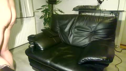 hotboy32891282 online show from June 3, 11:54 pm