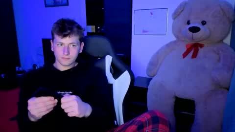 Hotboyshorny online show from April 28, 9:46 am