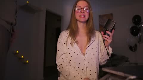 Snapshot of hotchillylovers chatting on February 2, 5:37 pm NICK AND NORA online show from February 2, 5:37 pm