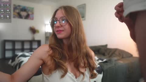 Snapshot of hotchillylovers chatting on October 19, 12:10 pm NICK AND NORA online show from October 19, 12:10 pm