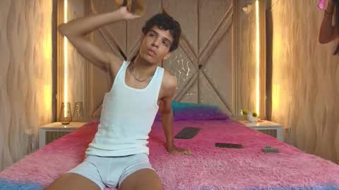 hotcouple_222 online show from February 25, 7:23 am