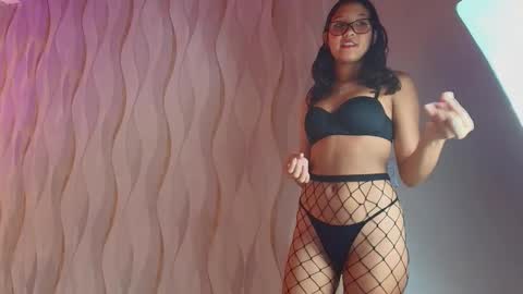 hotcouple_222 online show from January 14, 8:00 am