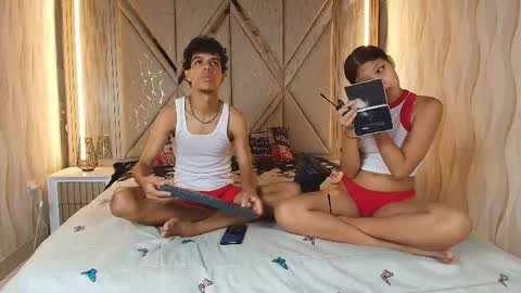 hotcouple_222 online show from April 14, 5:38 pm