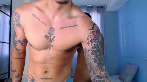 Snapshot of hotcrew_ chatting on October 8, 2:23 pm Hussain aaron and Ekko online show from October 8, 2:23 pm