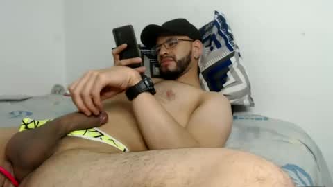 hotdereck33 online show from March 5, 1:21 am