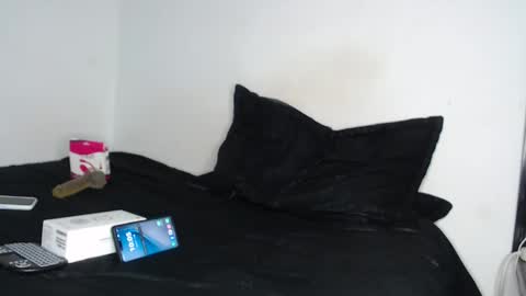 hotdereck33 online show from October 3, 3:04 am