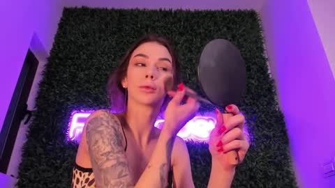 hotfallingdevil online show from March 31, 3:51 am