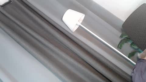 Yumi online show from April 13, 6:45 pm