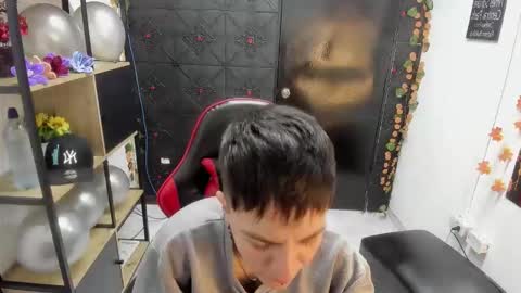 hannah online show from March 8, 2:37 am