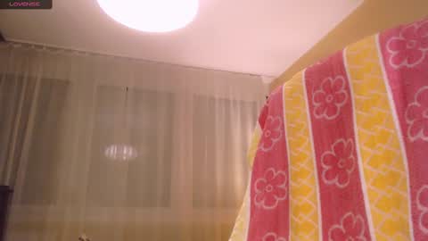 Snapshot of hotkittysquirt chatting on December 4, 9:40 pm Angela online show from December 4, 9:40 pm